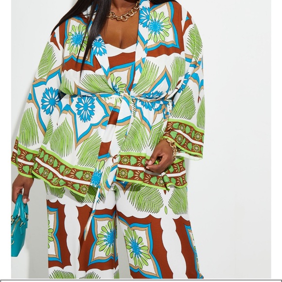 Beautiful print kimono and matching pants. Both pieces new and included!!! - Picture 3 of 4